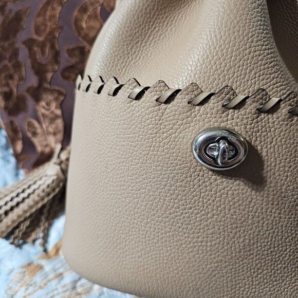 Coach Lora Bucket Shoulder Bag Purse - Picture 2 of 6